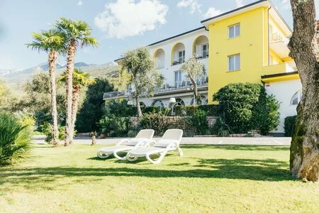 Hotel direkt am Gardasee - Urlaub mit bester Aussicht