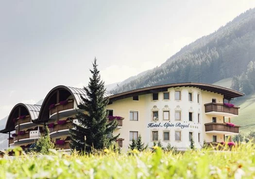 Discover hotels South Tyrol & hotels at Lake Garda